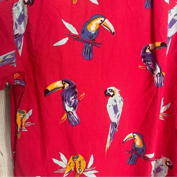 Chubbies The Nutter Size Medium Red Parrot Short Sleeve Aloha Shirt USA Cotton - Picture 7 of 10
